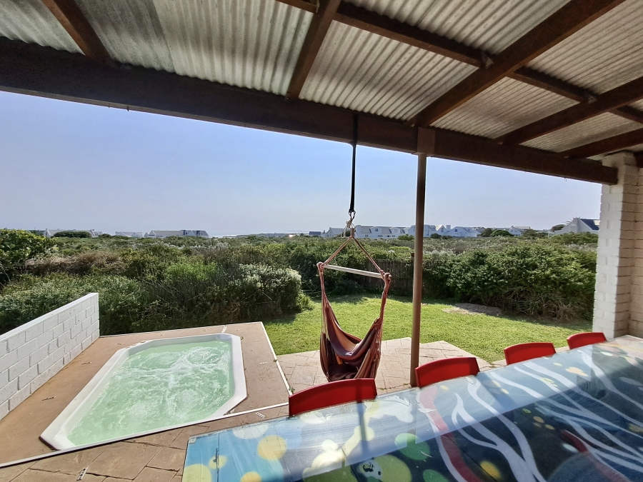 4 Bedroom Property for Sale in Grotto Bay Western Cape